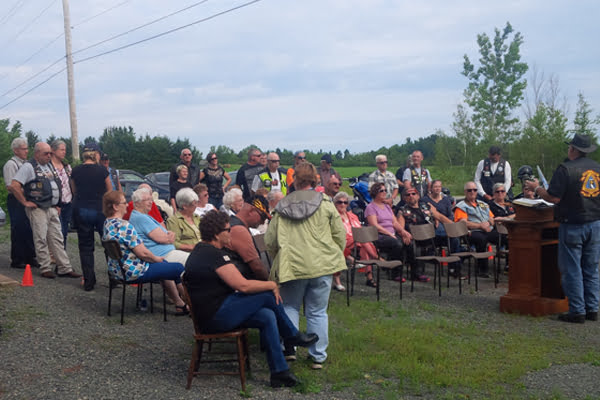 Bikers Hold Service at Little River